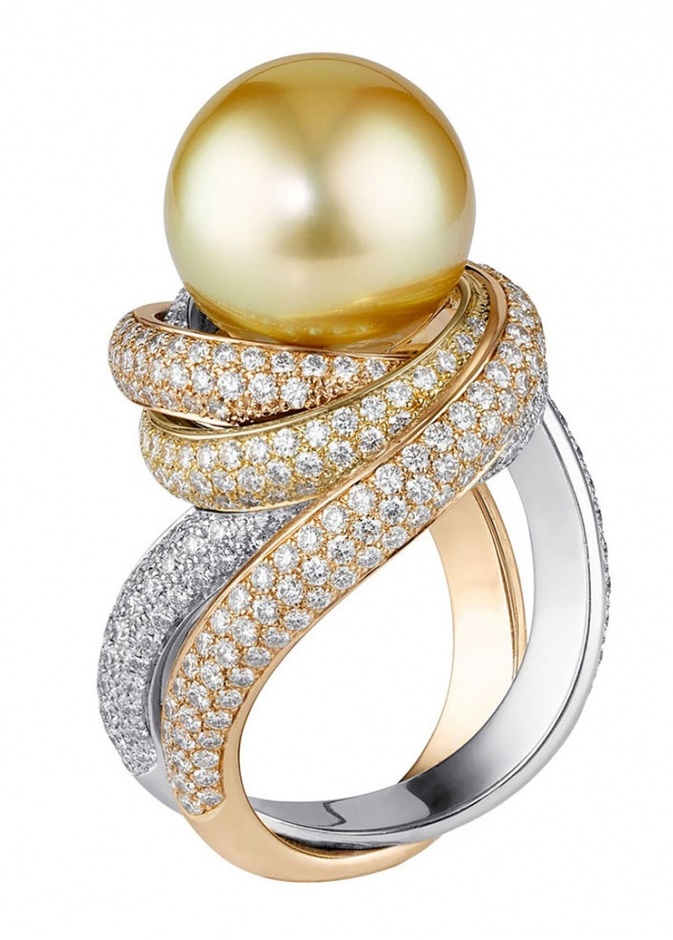 قلادة من تصميم بياجيه