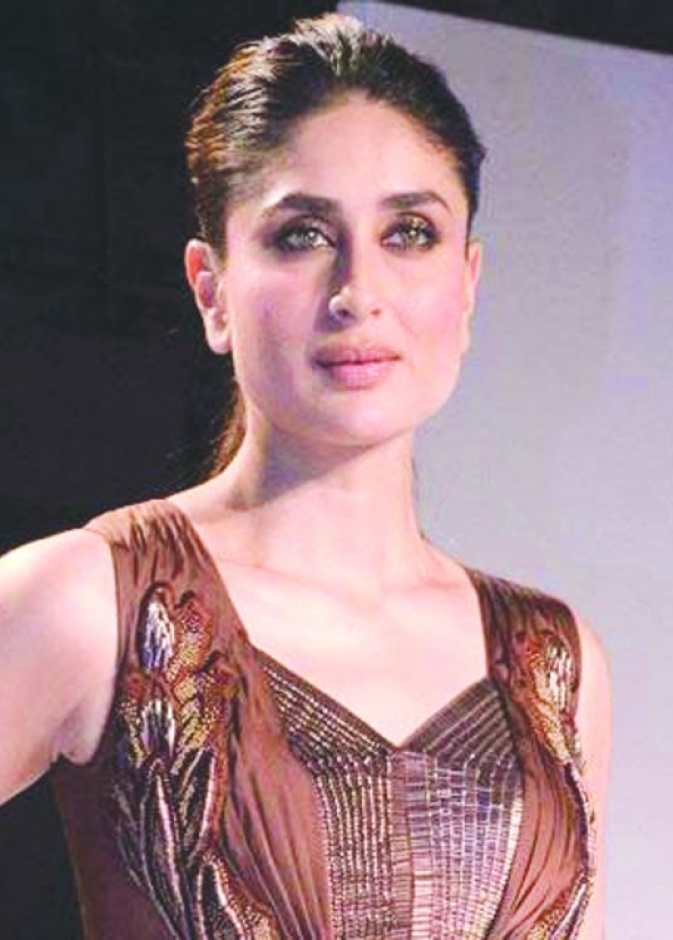 هكذا تحافظ كارينا كابور على بشرتها في الأعياد