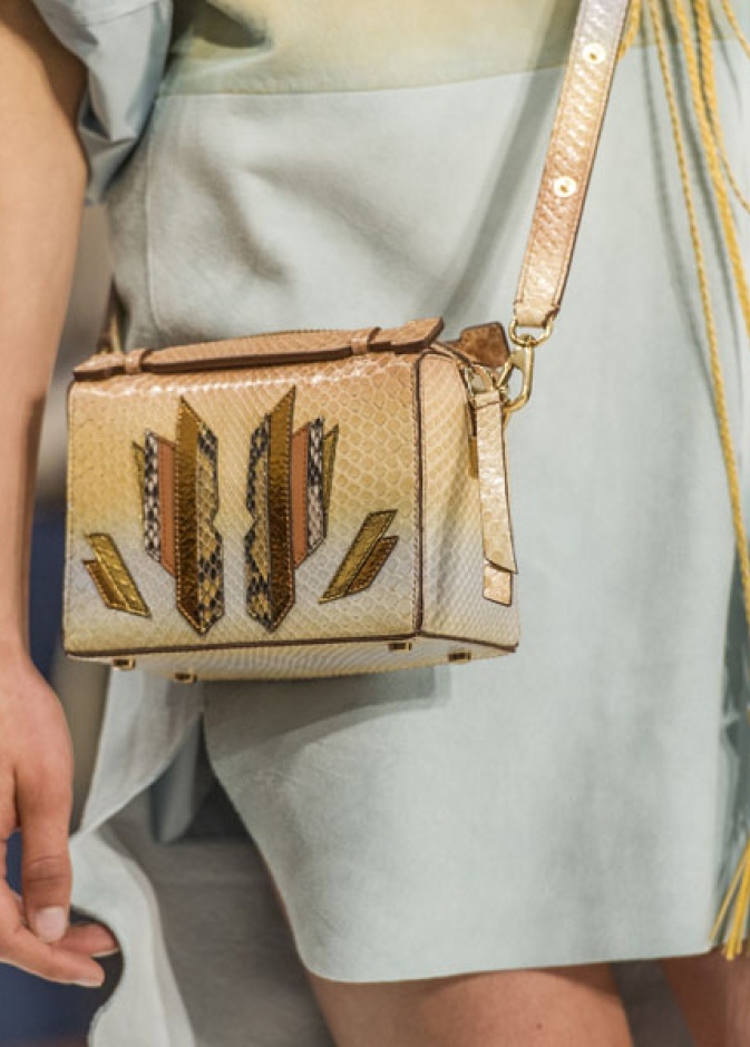 طبيعة الصيف الإيطالي الخلابة مع Tod's