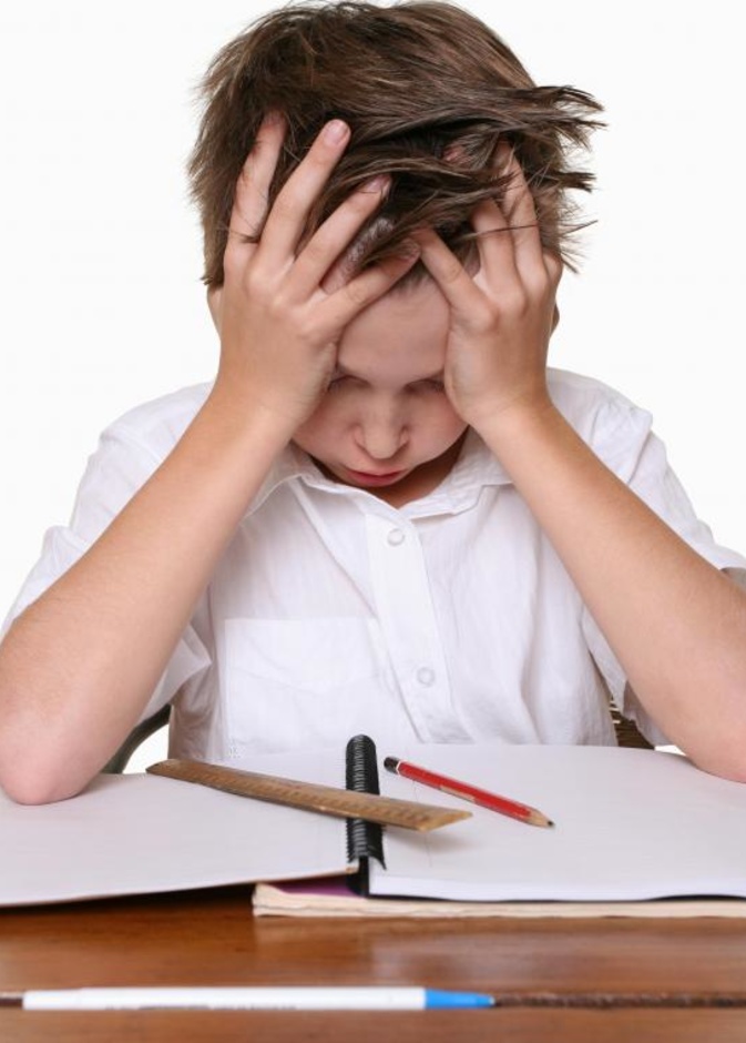  10تصرفات خاطئة تضعف من التحصيل الدراسي لطفلك  