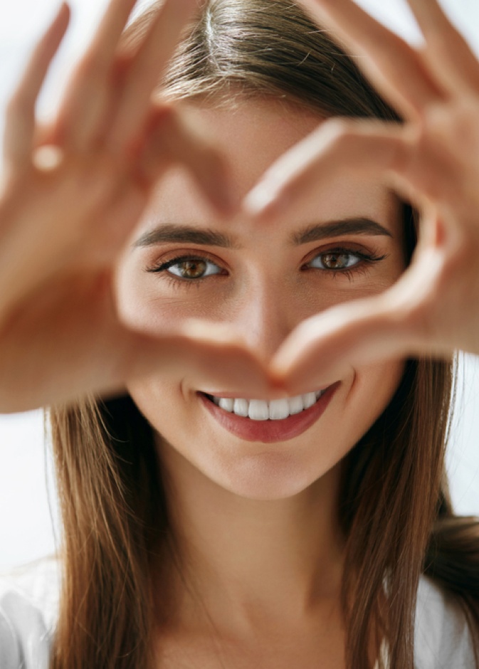 بعض العادات السيئة تؤثر على جمال العيون