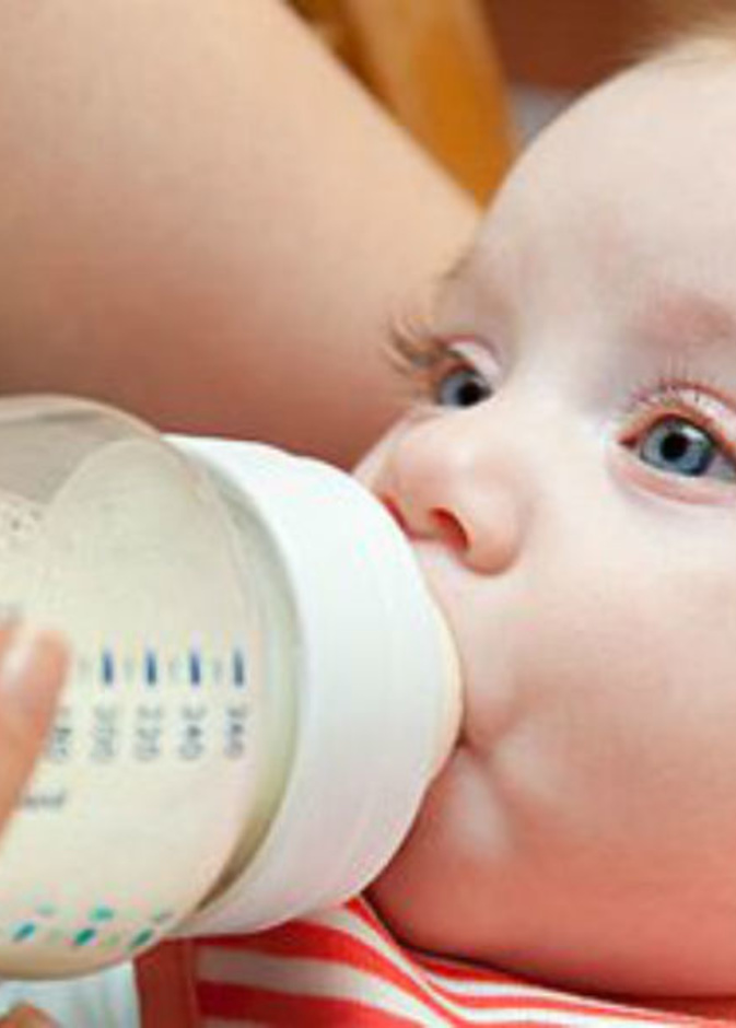 يحتاج الطفل إلى كميات حليب تتناسب مع وزنه