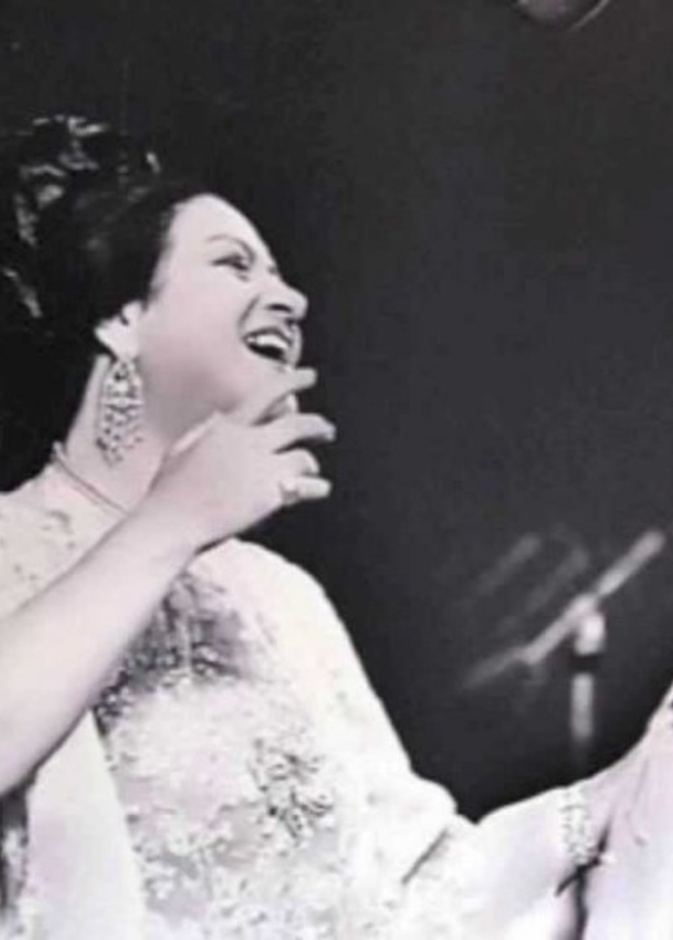 سيدة الغناء العربي أم كلثوم 