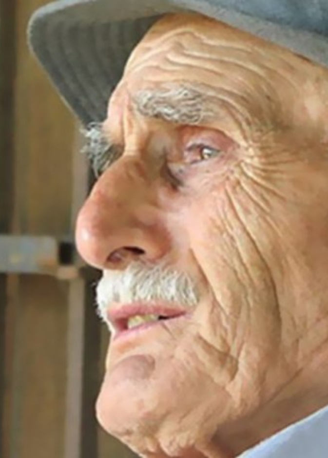 مسن يستعيد محفظته المسروقة منذ 47 عاما