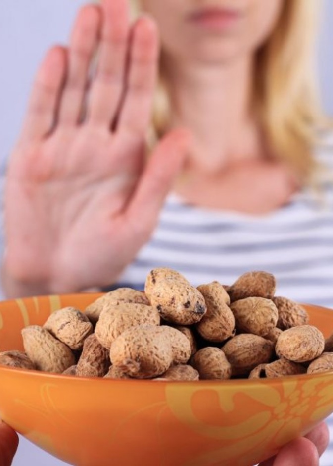 تناول الفول السوداني أثناء الرجيم في صورته النيئة فقط وليس المملح