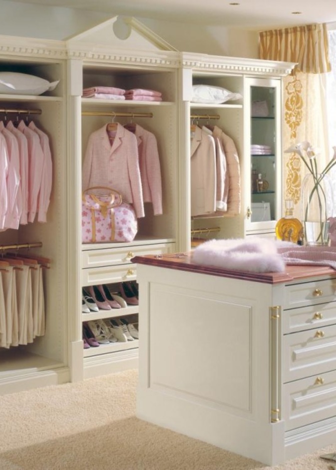 دولاب العروسة بطريقة مرتبة