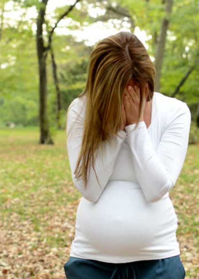 خطورة بكاء الام على الجنين