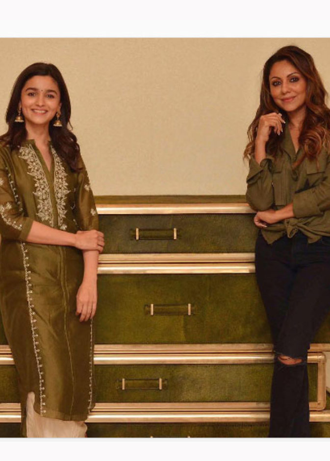 عليا بهات تزور متجر جوري خان زوجة النجم شاروخان