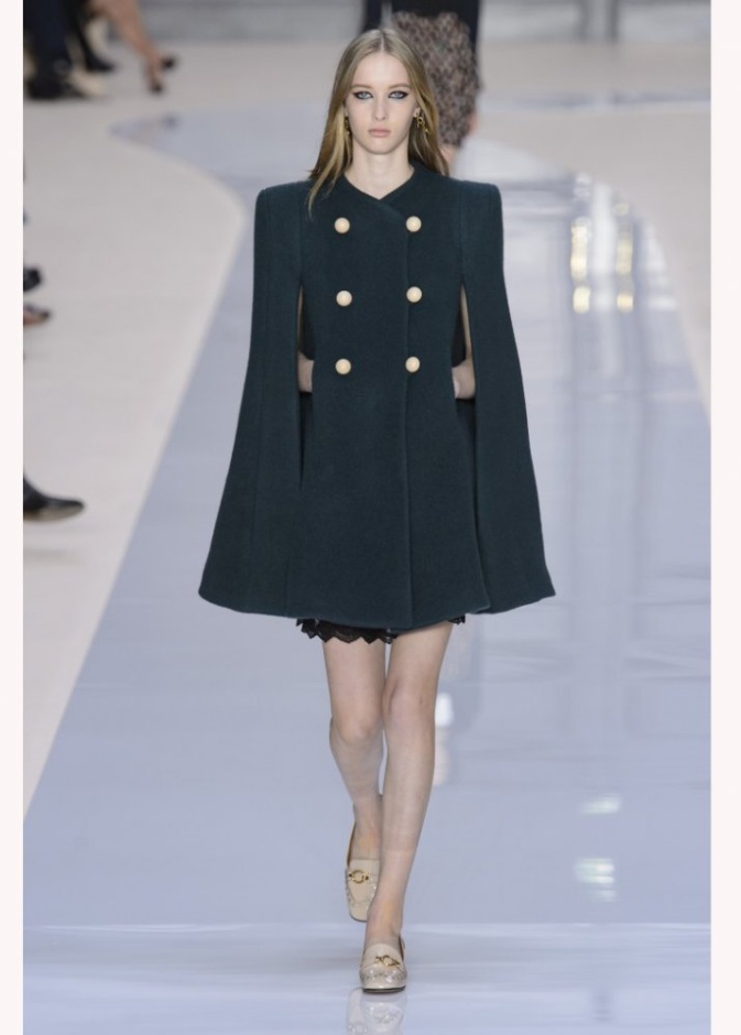 Oscar De larenta لون فاقع مع اوسكار دي لارنتا