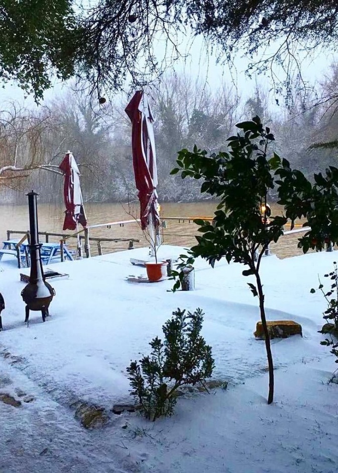 توجد بلدة بولينزكواى في مقاطعة Beykoz في إسطنبول