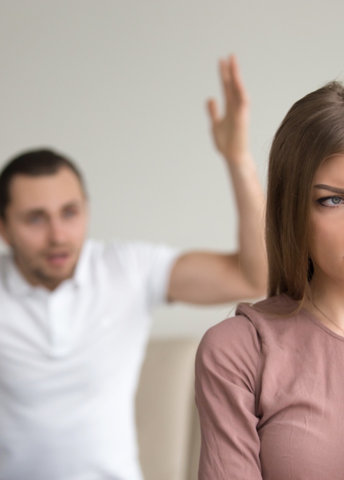 ناقشي مشكلة عصبية العريس معه عندما يكون هادئا