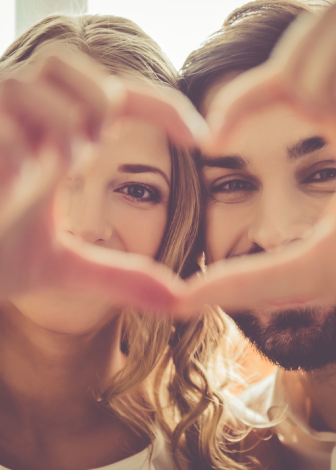 عريس الميزان رومانسي ويحب الورود والموسيقى