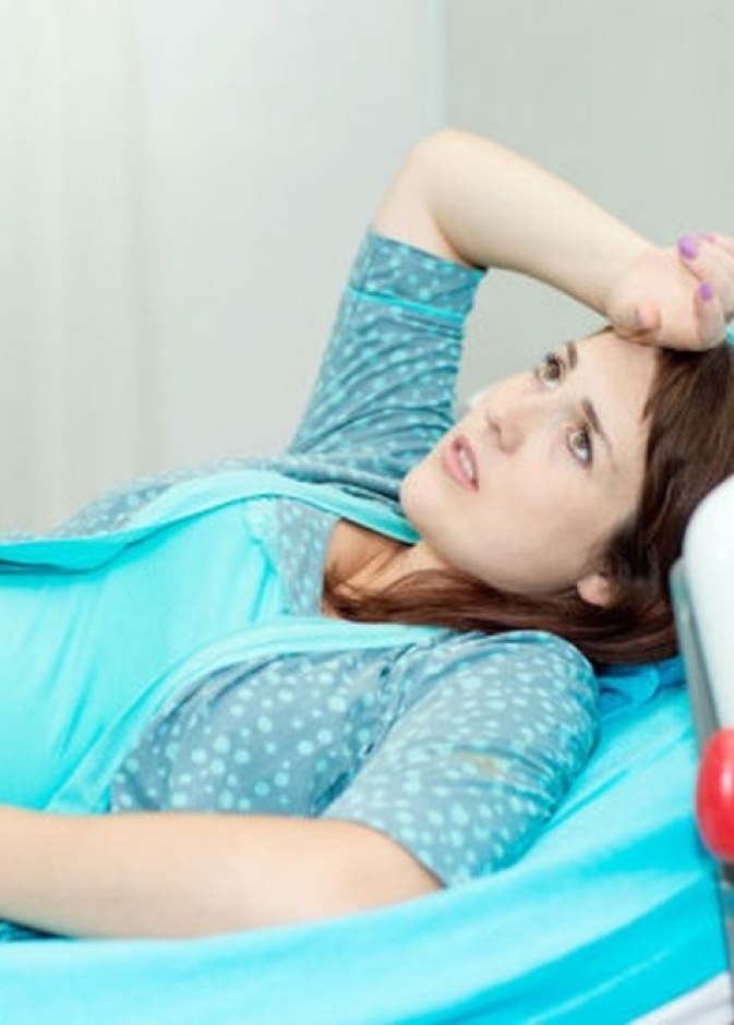 اضرار الولادة القيصرية على الام