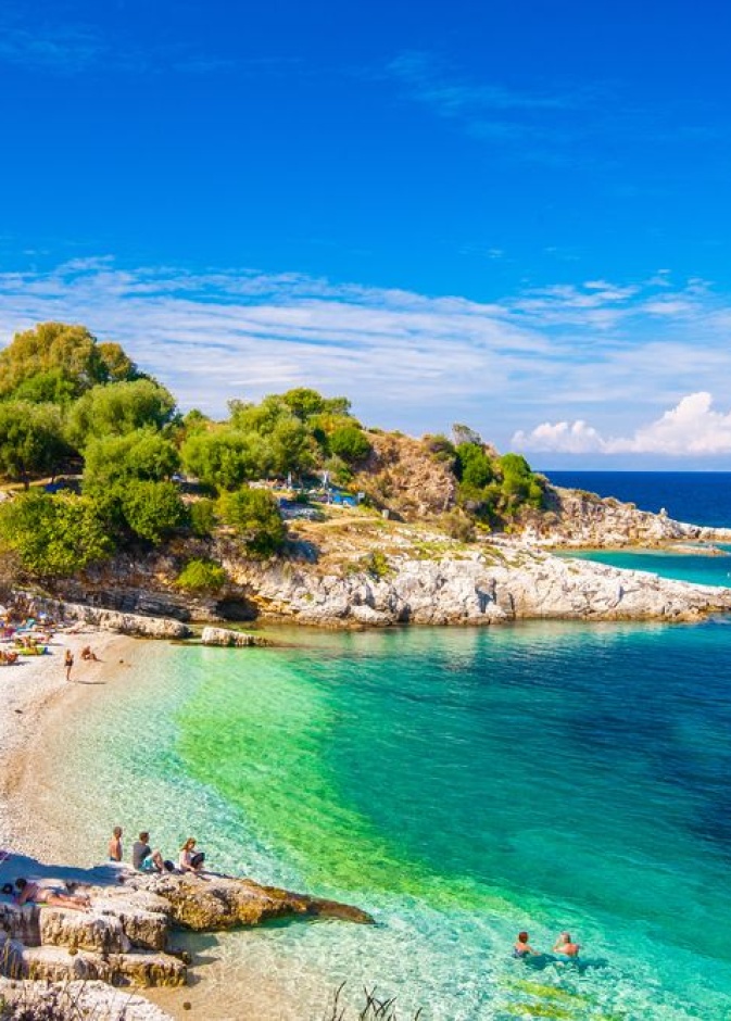 جزيرة هيدرا اليونان و متعة التنقل بالحمير و الخيول.