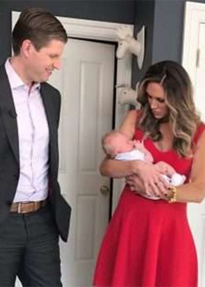 حفيد دونالد ترامب الجديد نسخة طبق الأصل من جده