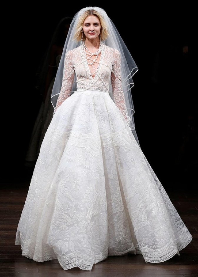 فستان من تصميم viktor&rolf