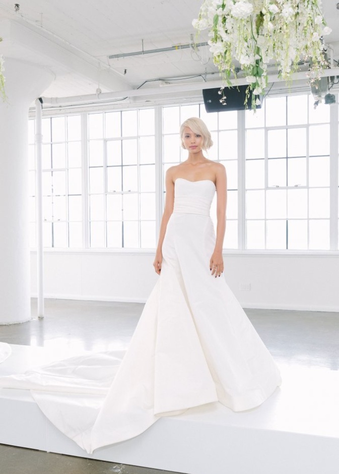 فستان متوسط الطول من نعيم خان