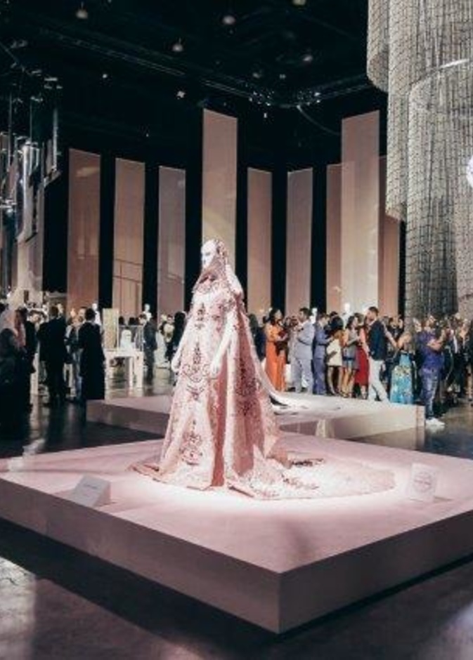 Swarovski تستضيف النسخة الثانية من معرض Sparkling Couture في دبي