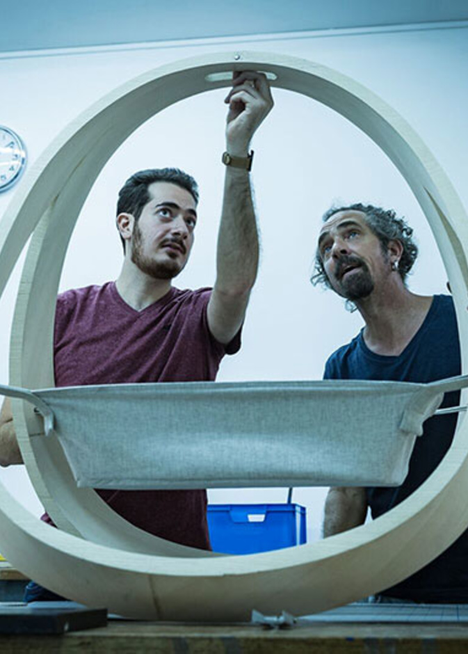 وراء الكواليس