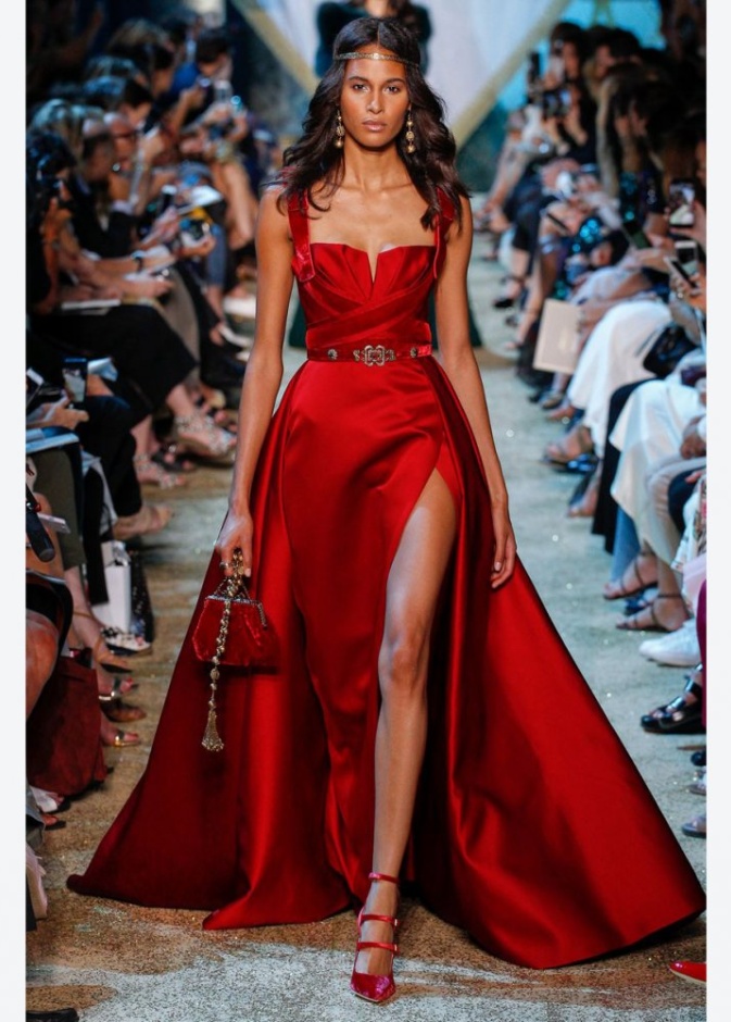 Elie Saab فستان مكشوف الأكتاف باللون الأحمر من