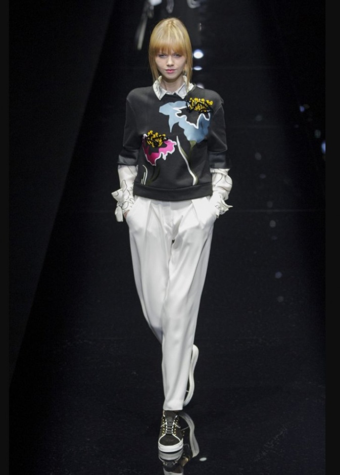 tod s تنسيق راقي بين الأسود والأبيض.