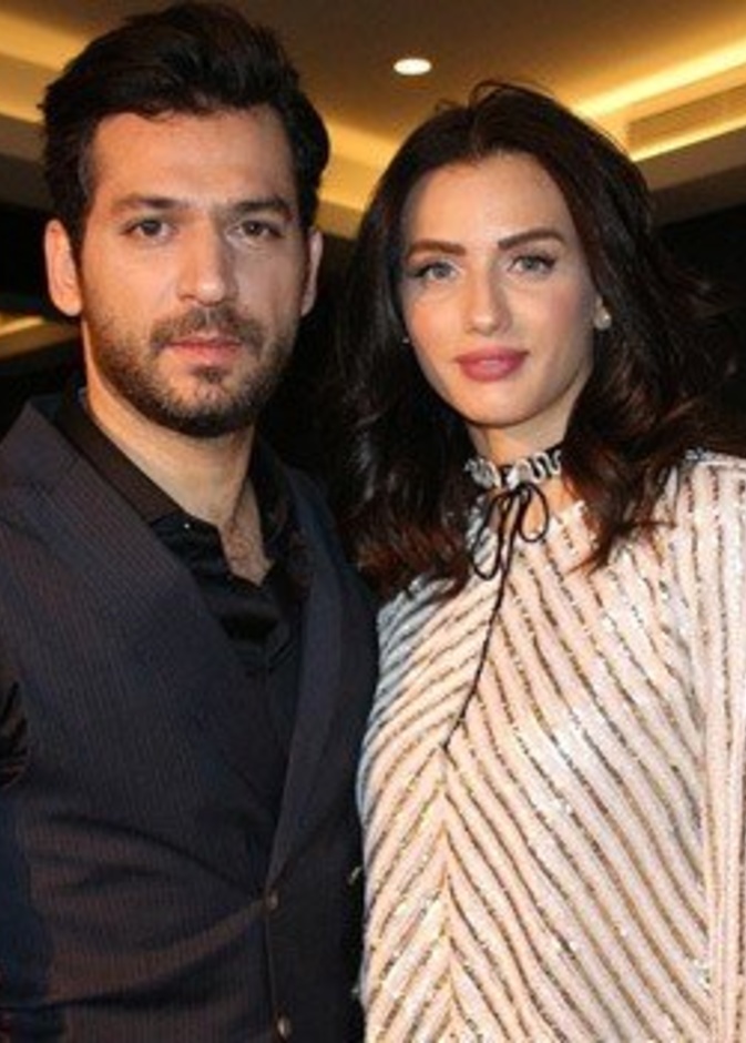 مراد يلدريم  وايمان الباني