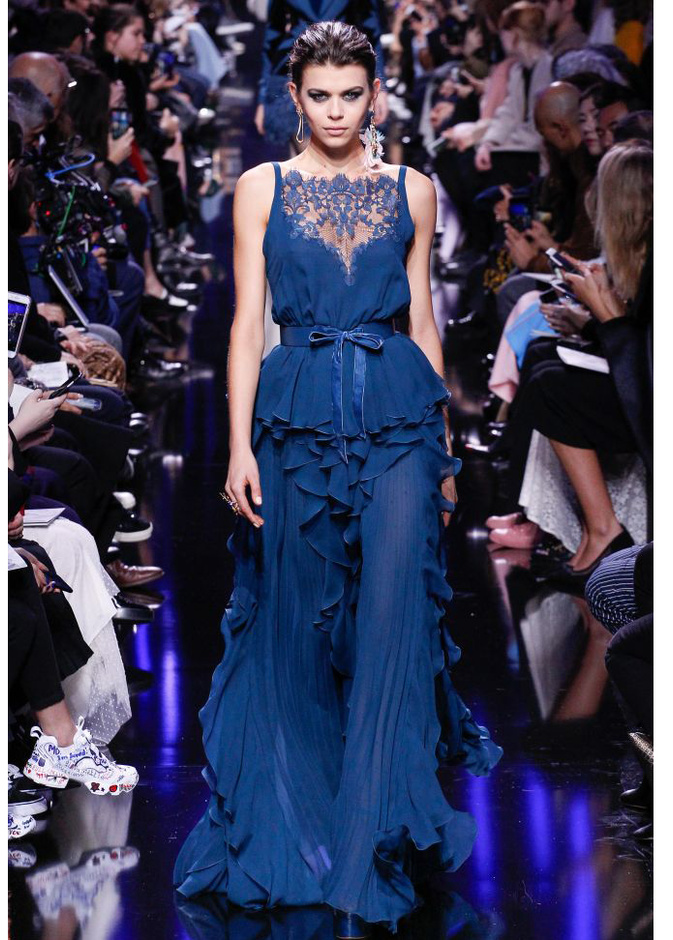 فساتين وصيفات العروس باللون الازرق