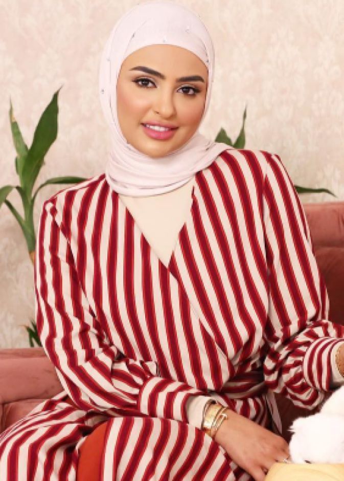 إطلالة عصرية بتقليمات ناعمة وكاجوال