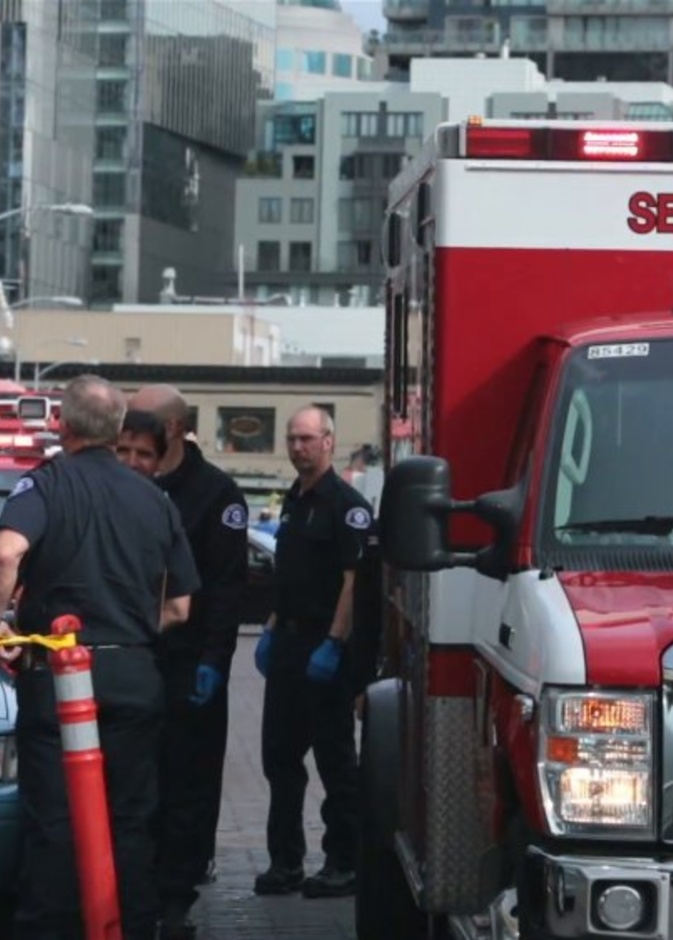 قام اللص بسرقة سيارة الإسعاف وبداخلها مريض