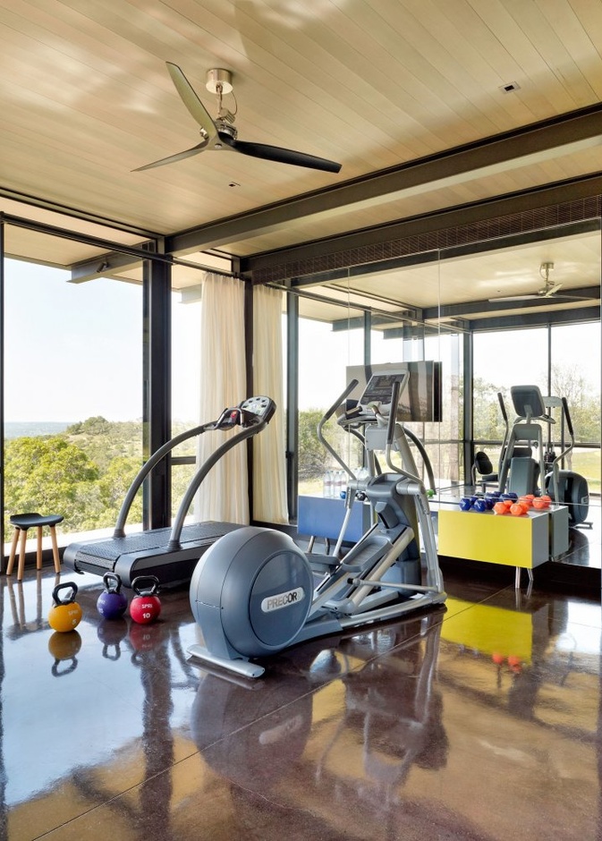 ديكورات خشبية لغرفة الرياضة المنزلية