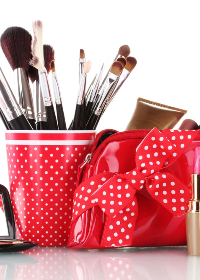 مكياج العيون يزيدك سحرا وجمالا.