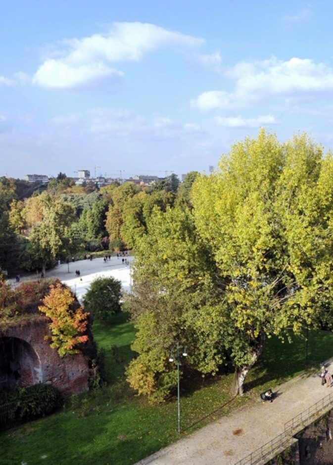 متعة التجول في حديقة وقلعة باركو سيمبيون