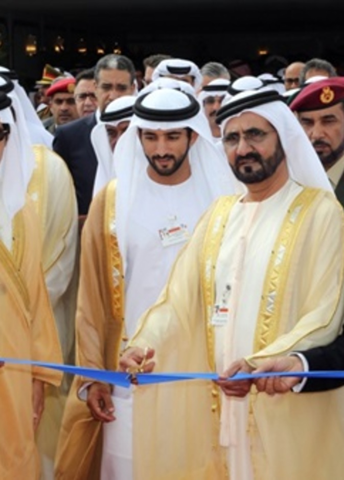 هدية مميزة من الشيخ محمد بن زايد إلى الشيخ محمد بن راشد