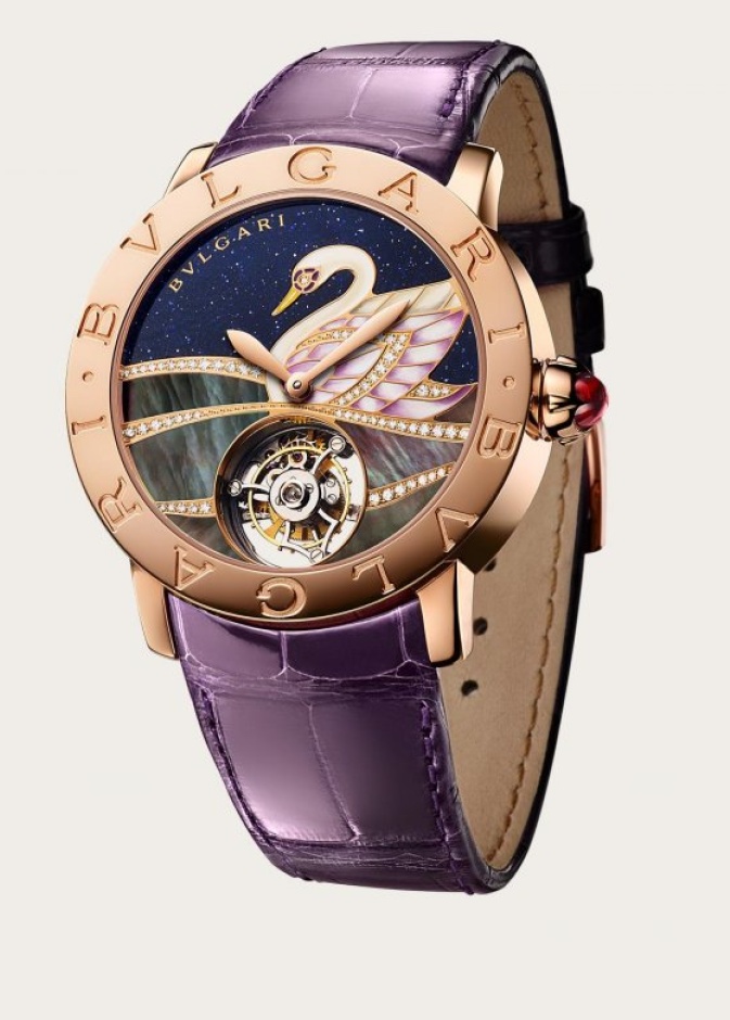 ساعة بولغاري من الذهب والماس