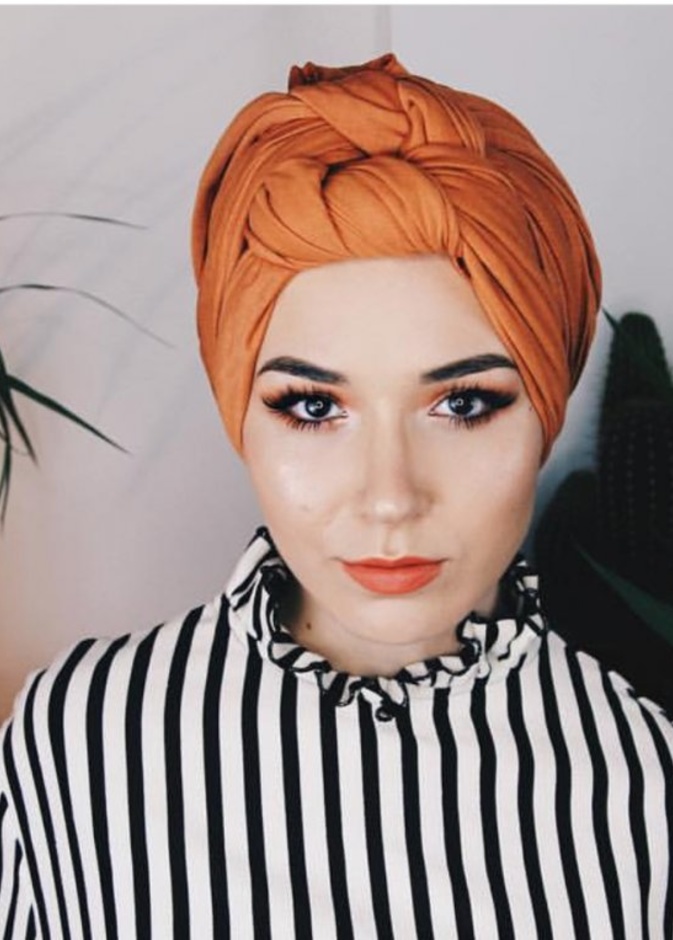 لفات طرح لصاحبات الوجه البيضاوي باسلوب دينا طوكيو.