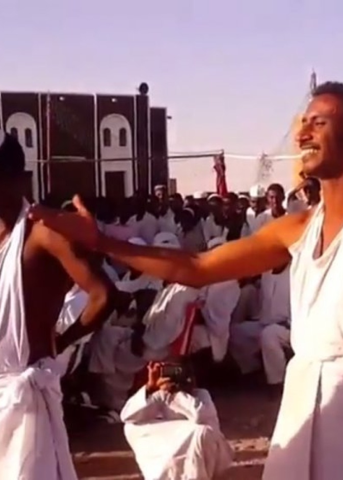 الجلد بالسوط يعرف بالبطان وهو من طقوس حفلات الزفاف في بعض القبائل السودانية.