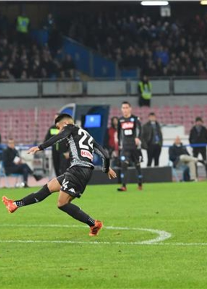 نابولي يعبر ميلان بهدفين لهدف