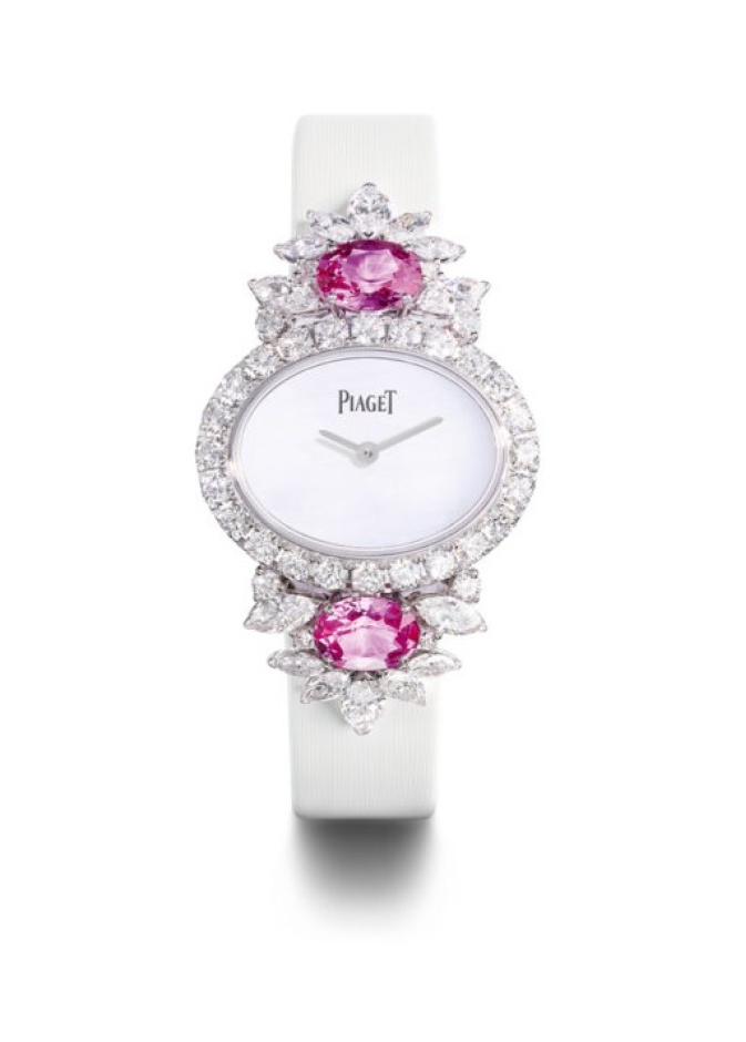 ساعة فان كليف آند أربلز من الذهب والماس والياقوت والتسافوريت