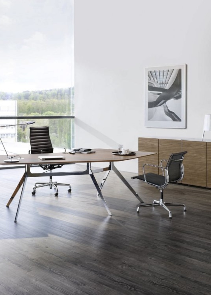 مكتب رائع بالأبيض و الأسود