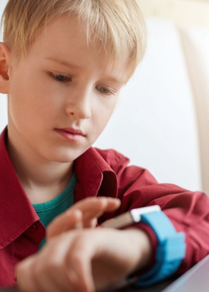 ساعات الأطفال الذكية قد تنتهك خصوصية المحيطين بهم