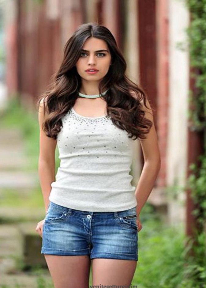امينة جولشا