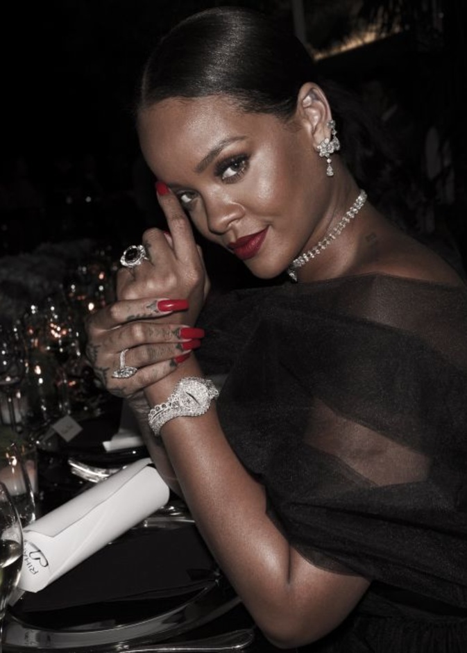 Rihanna تزيّن اطلالاتها المميّزة بإبداعات Chopard