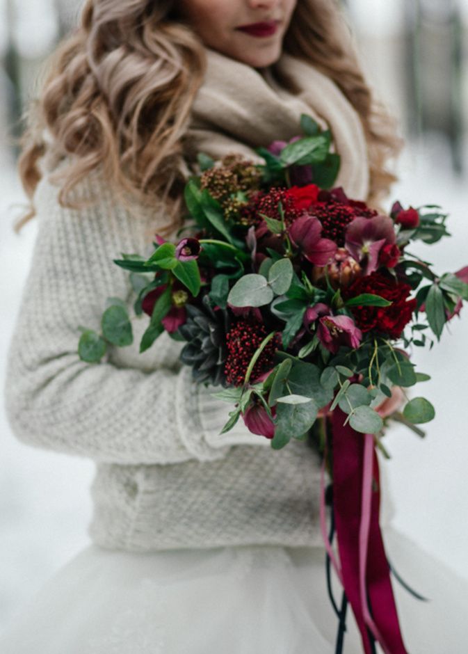 بوكيه حمراء لعروس الشتاء