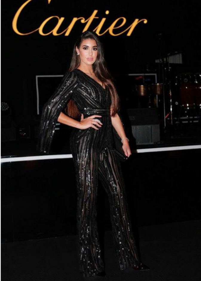 نوال الزغبي أنيقة في جمبسوت باللون الأسود اختارته من زهير مراد