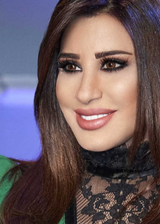 مكياج اخضر لشتاء 2018 مع إطلالة نجوى كرم