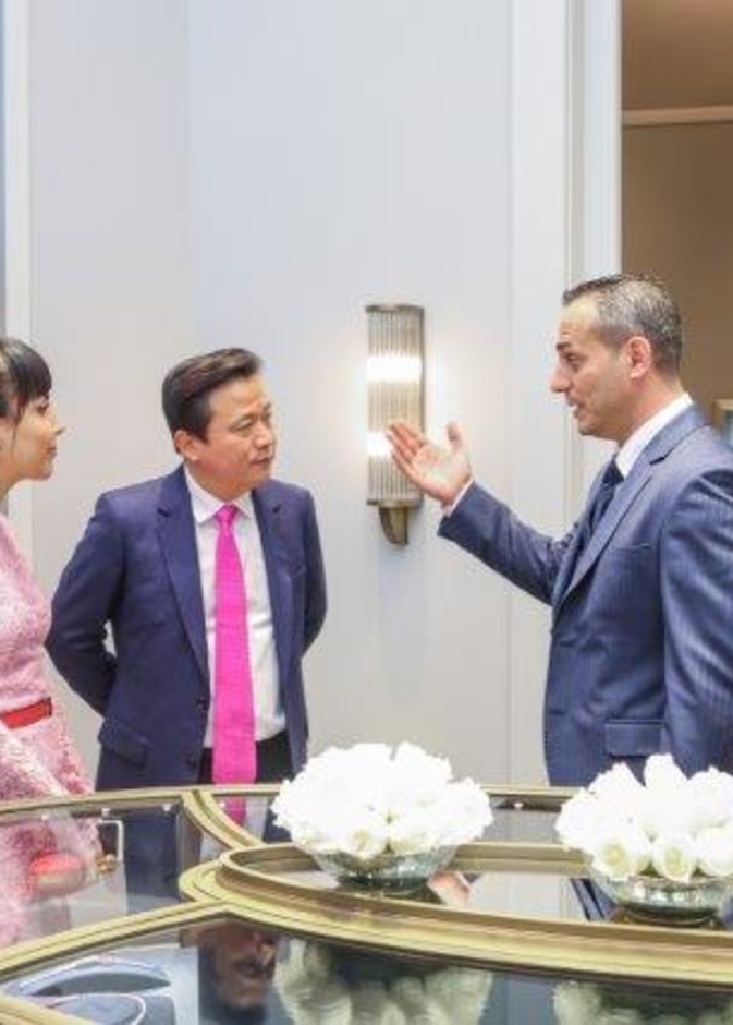 كشفت دار Harry Winston النقاب عن مجموعة Legacy في دبي