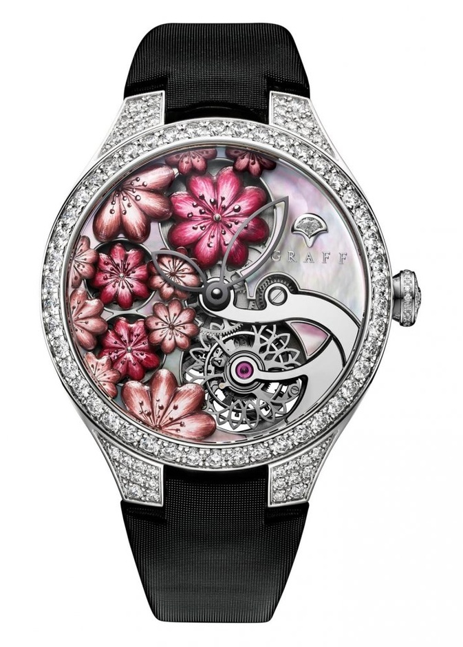 ساعة ديور من الذهب والماس