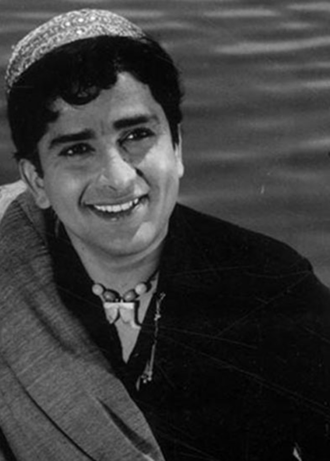 بي بي سي نشرت صور أميتاب باتشان بدلا من شاشي كابور