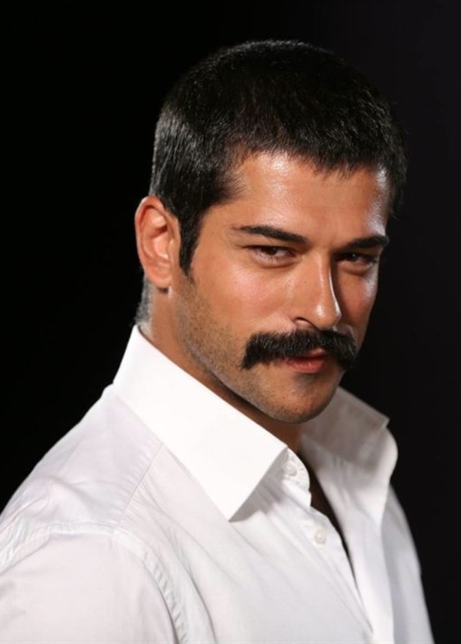  بوراك أوزجفيت