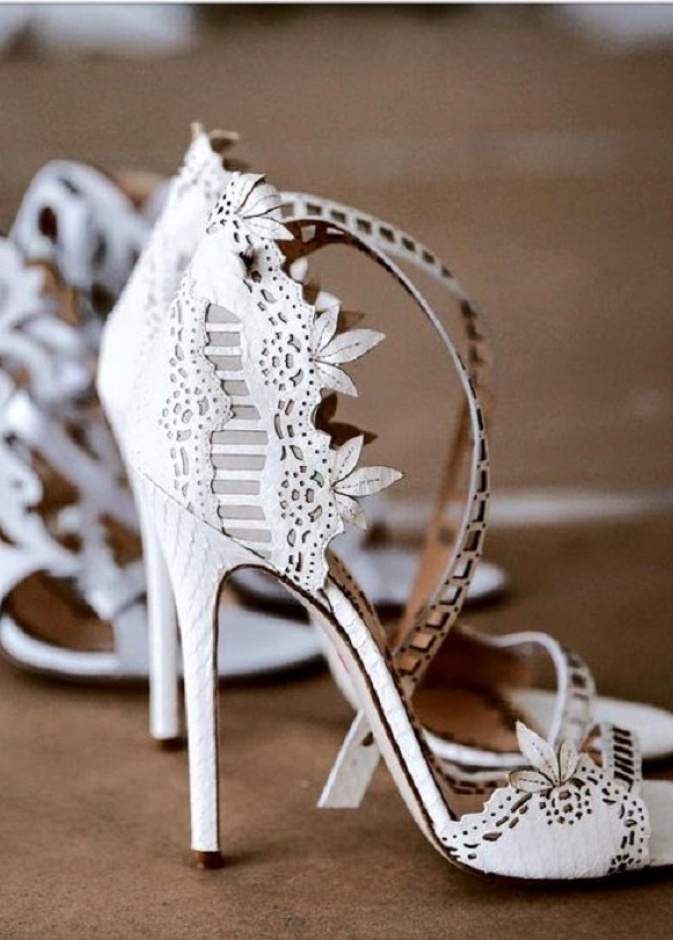 حذاء من jimmy choo